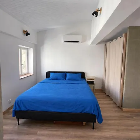 Climatisé, Dans Le Centre Historique D Appartement *